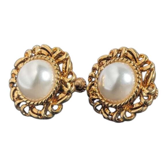 Vintage Napier‎ Signed Faux Pearl Gold Tone Clip-On Earrings - Picture 1 of 3
